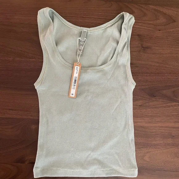BNWT Skims Cotton Rib Tank in Mineral - Picture 2 of 3